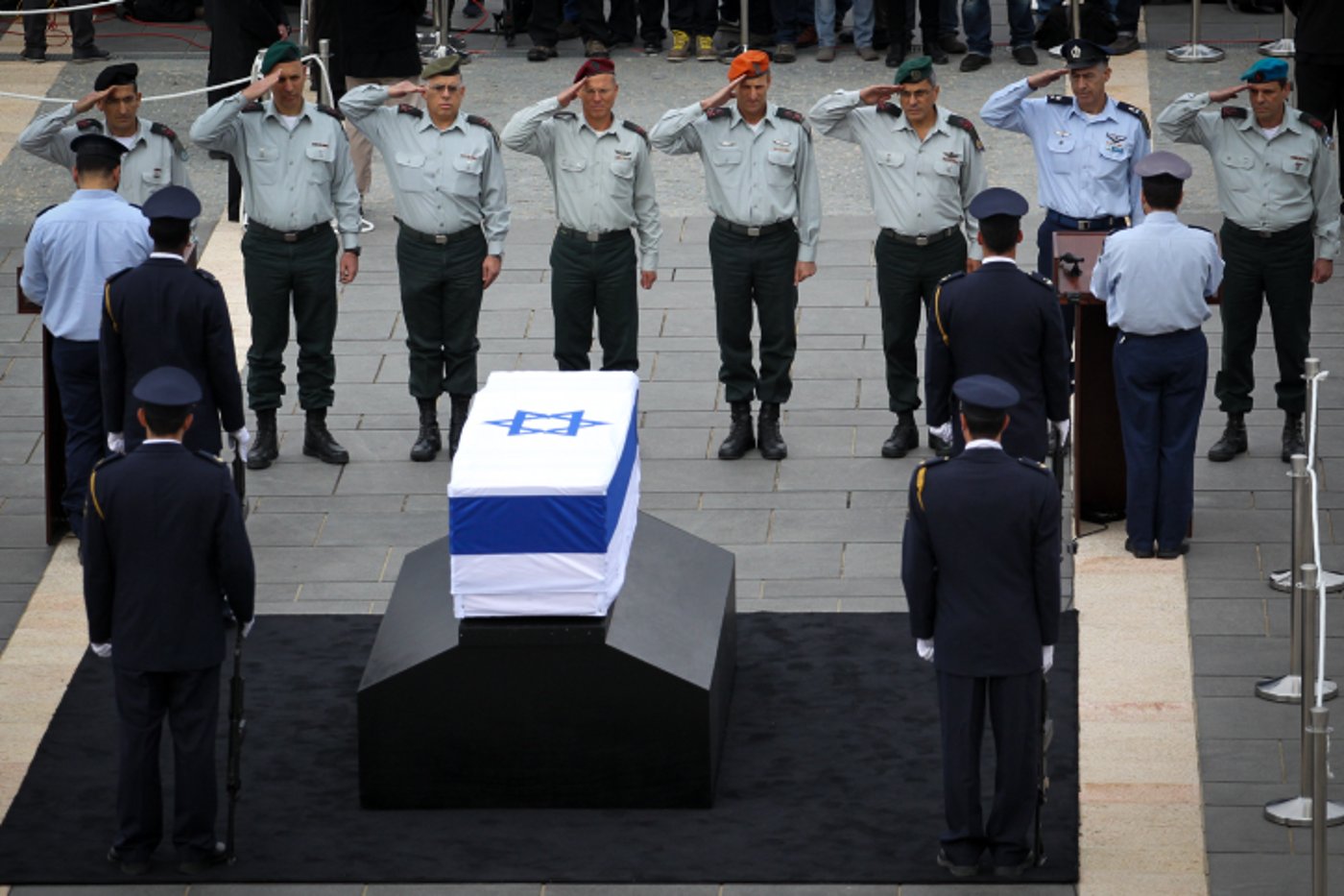 נפרדים מאריאל שרון • גלריה