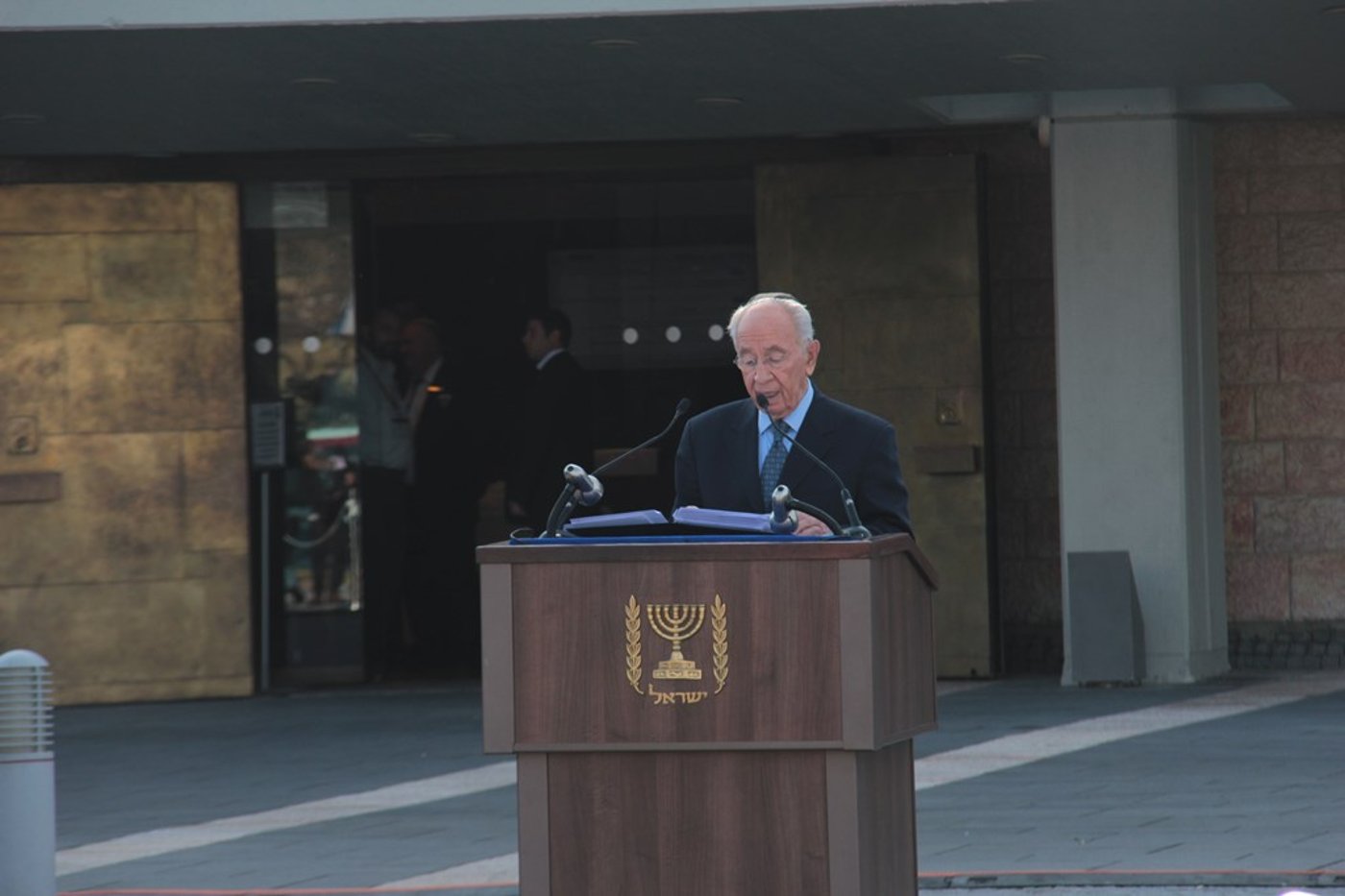 האשכבה: הרבנים הראשיים נשאו תפילה בשירת הזמרת