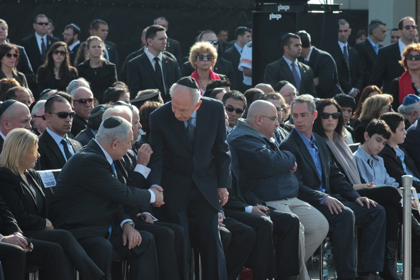 האשכבה: הרבנים הראשיים נשאו תפילה בשירת הזמרת
