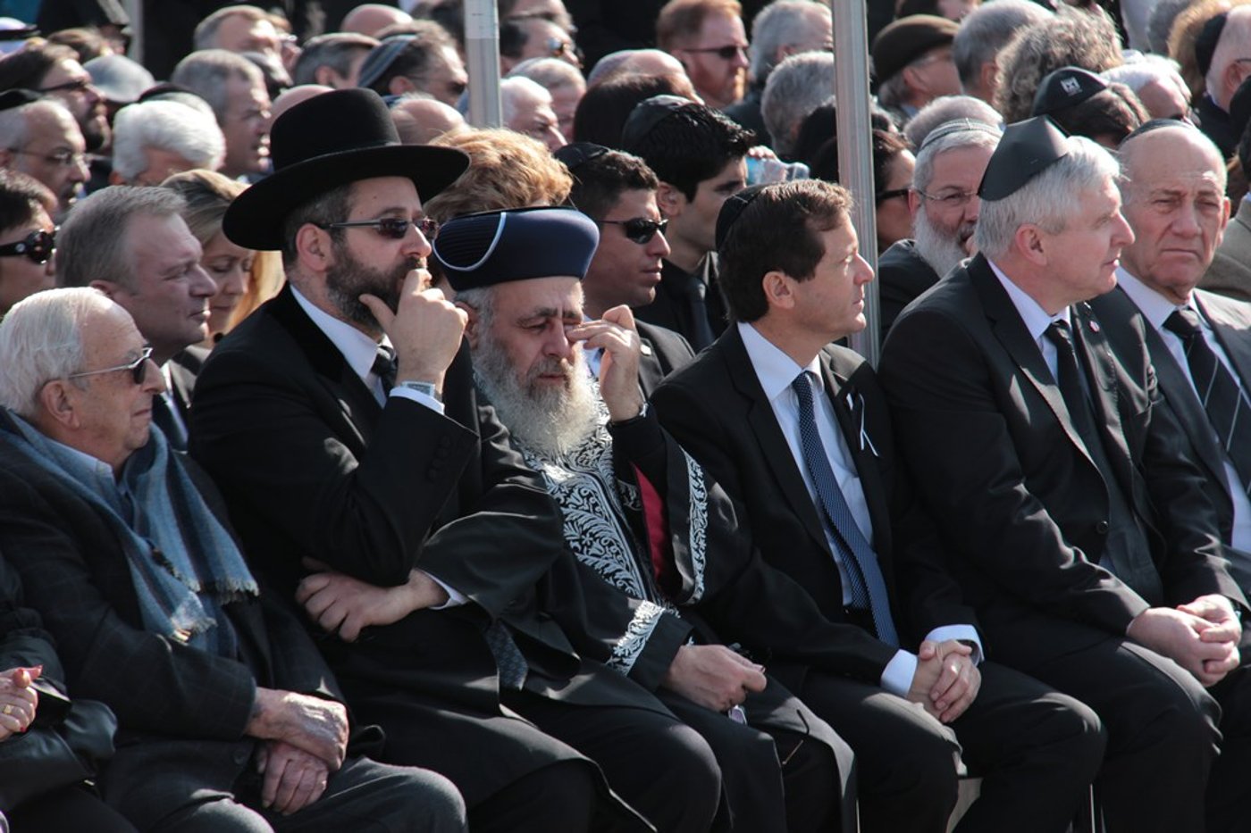 האשכבה: הרבנים הראשיים נשאו תפילה בשירת הזמרת