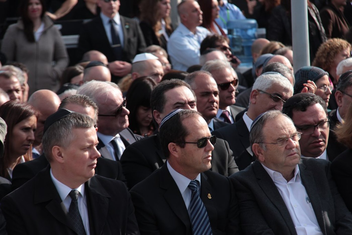 האשכבה: הרבנים הראשיים נשאו תפילה בשירת הזמרת