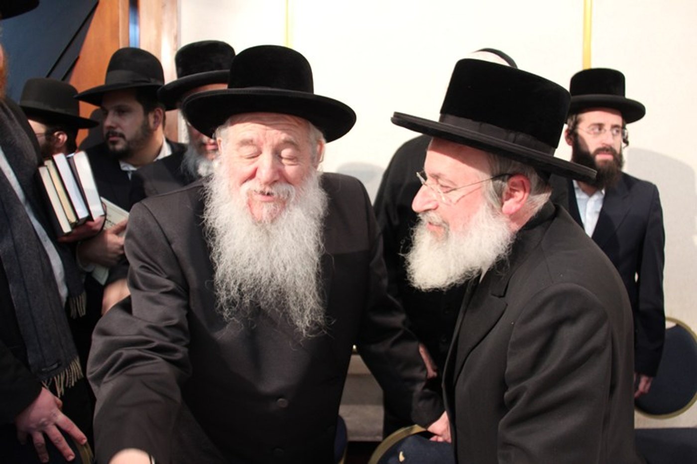 הגאב"ד קרא לישראלים: "תלמדו מהבעל'בתים של אמריקה"