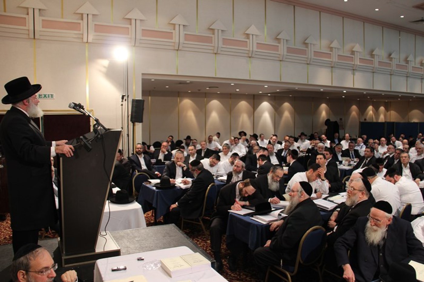 הגאב"ד קרא לישראלים: "תלמדו מהבעל'בתים של אמריקה"