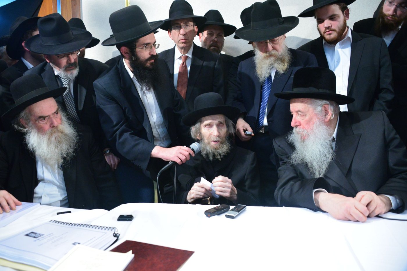 הגראי"ל שטיינמן: "ללא תורה הבריאה תגיע למצב של חורבן"
