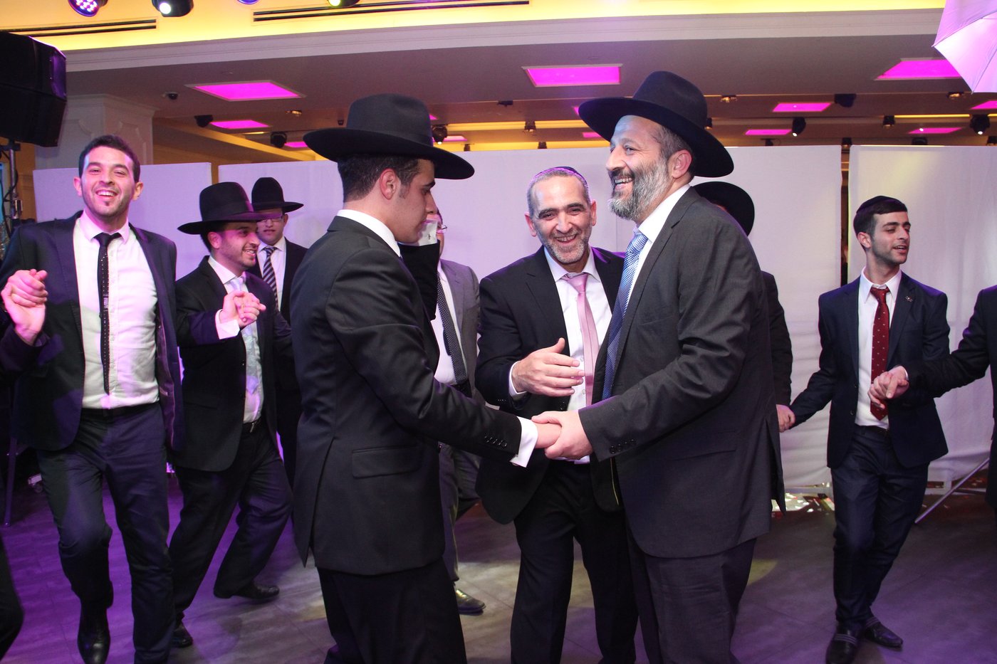 גלריה: ישי כהן התחתן, כולם באו לאחל מזל טוב