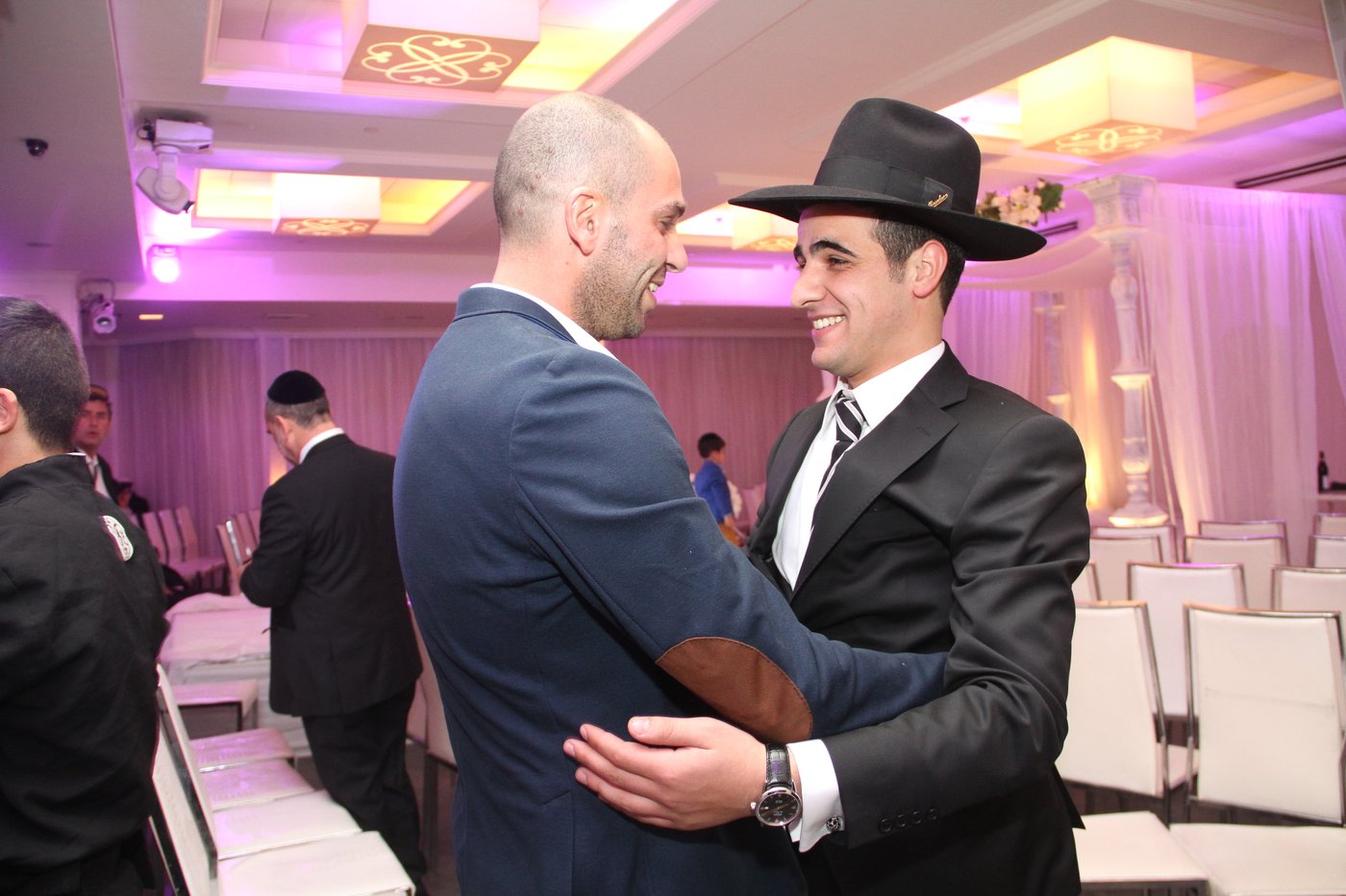 גלריה: ישי כהן התחתן, כולם באו לאחל מזל טוב