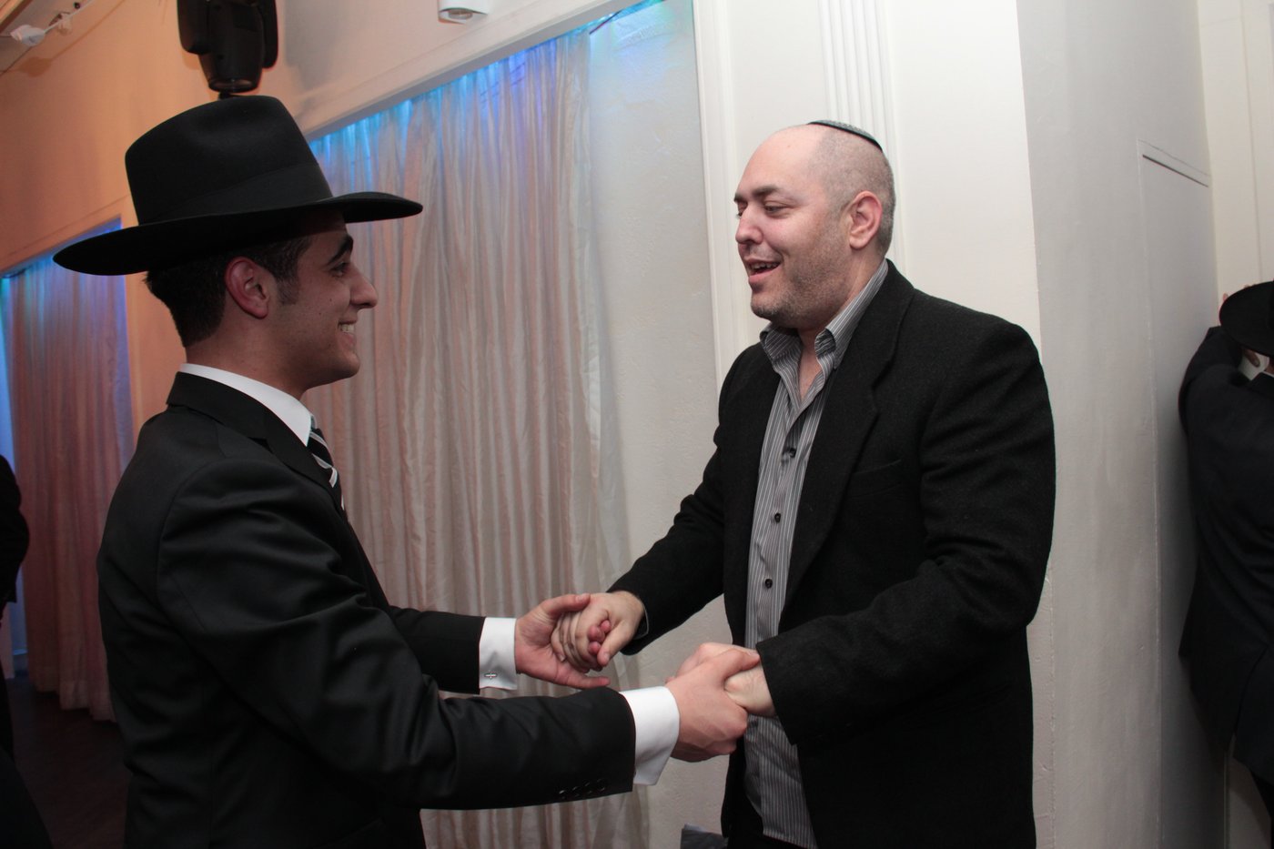גלריה: ישי כהן התחתן, כולם באו לאחל מזל טוב