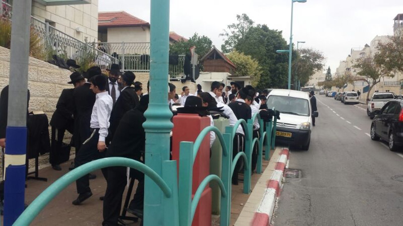 אלעד: בתי כנסת ומוסדות חינוך נהרסו על ידי העירייה