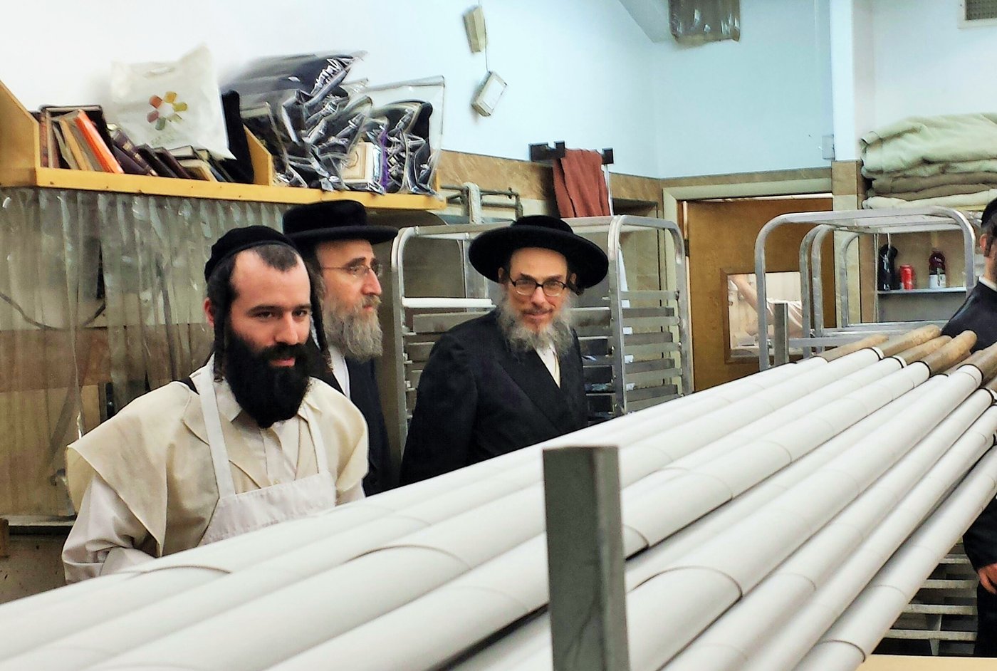גלריה: עוד לא פורים, ב"פאפא" כבר אופים מצות