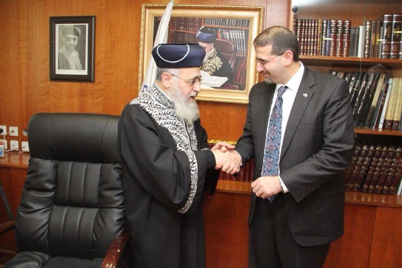 הרב יצחק יוסף לשגריר ארה"ב: "ההלכה - בעד תהליך השלום"