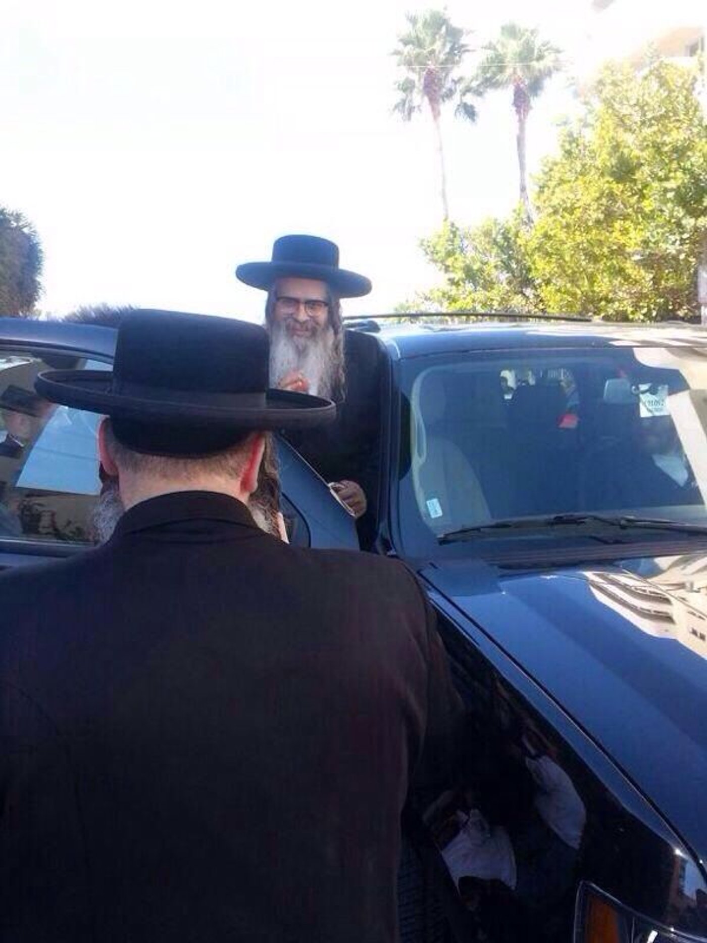 חופשת המהר"י מסאטמר: וילה במיאמי ושיירת ג'יפים