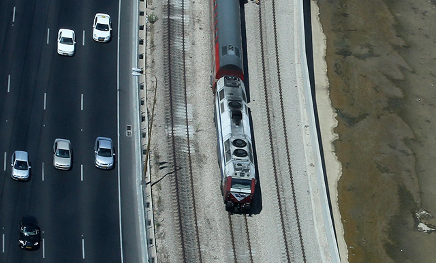 יותר אנשים נוסעים ברכבת, המחירים ירדו