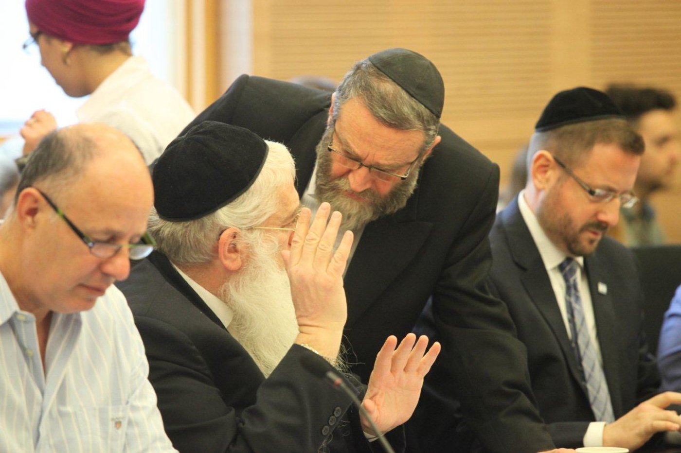 סוער בוועדת שקד; שטרן: "יוגב שקרן"; יוגב: "אתה הורס את מפעל ההסדר"