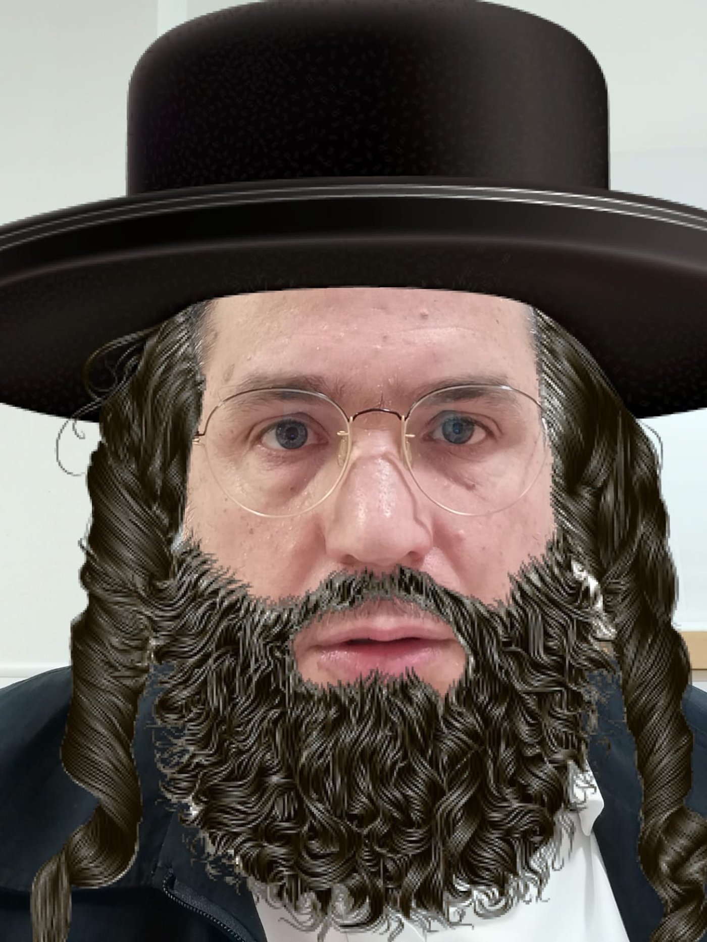 מנהל התוכן השיווקי ומבאי ביתו של מרן שר התורה בתיעוד בלעדי דקות לאחר החיסון השני..