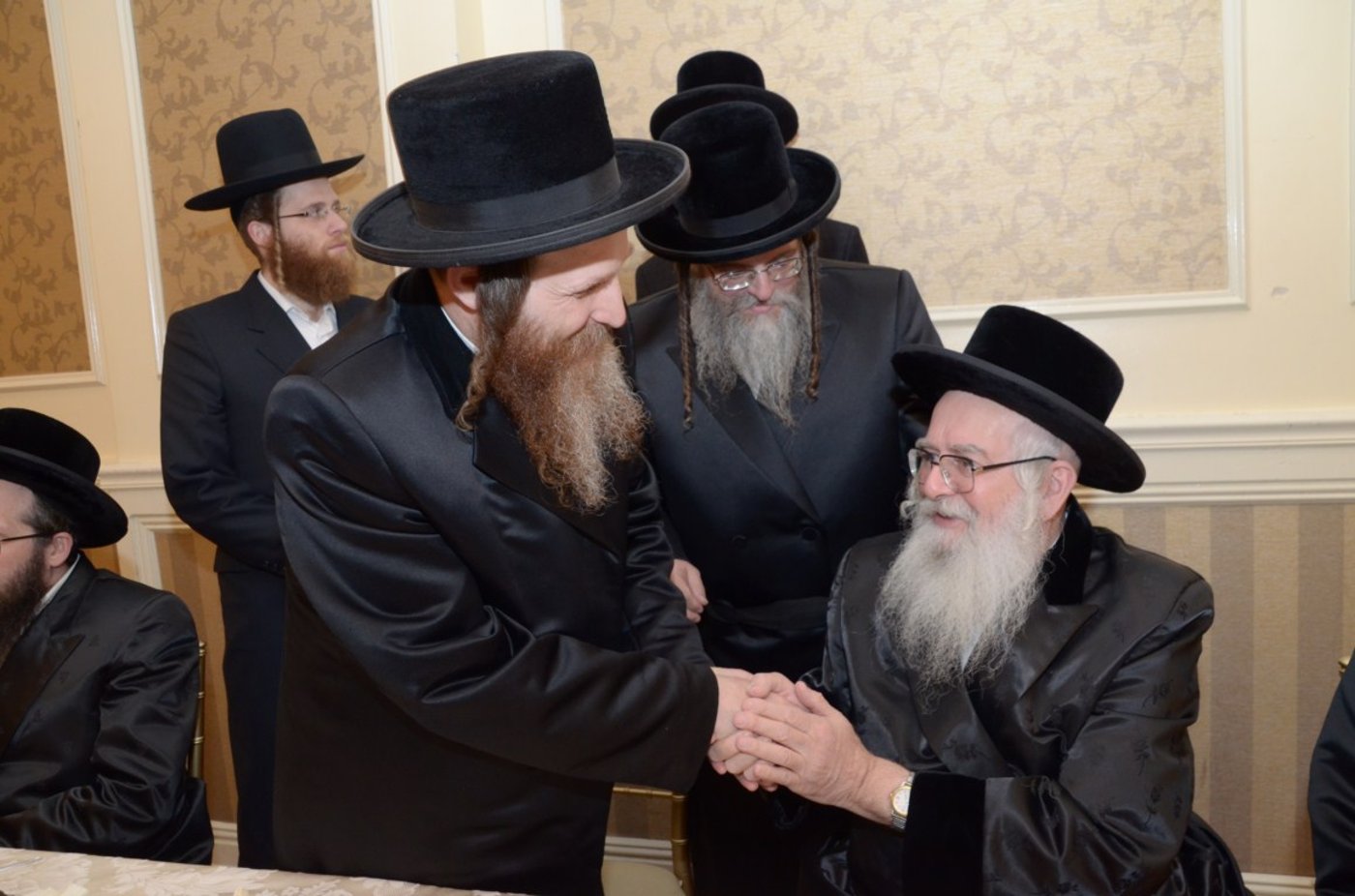 צפו בגלריה: המוהרא"ש מיבניאל חוגג אירוסין לנכדה