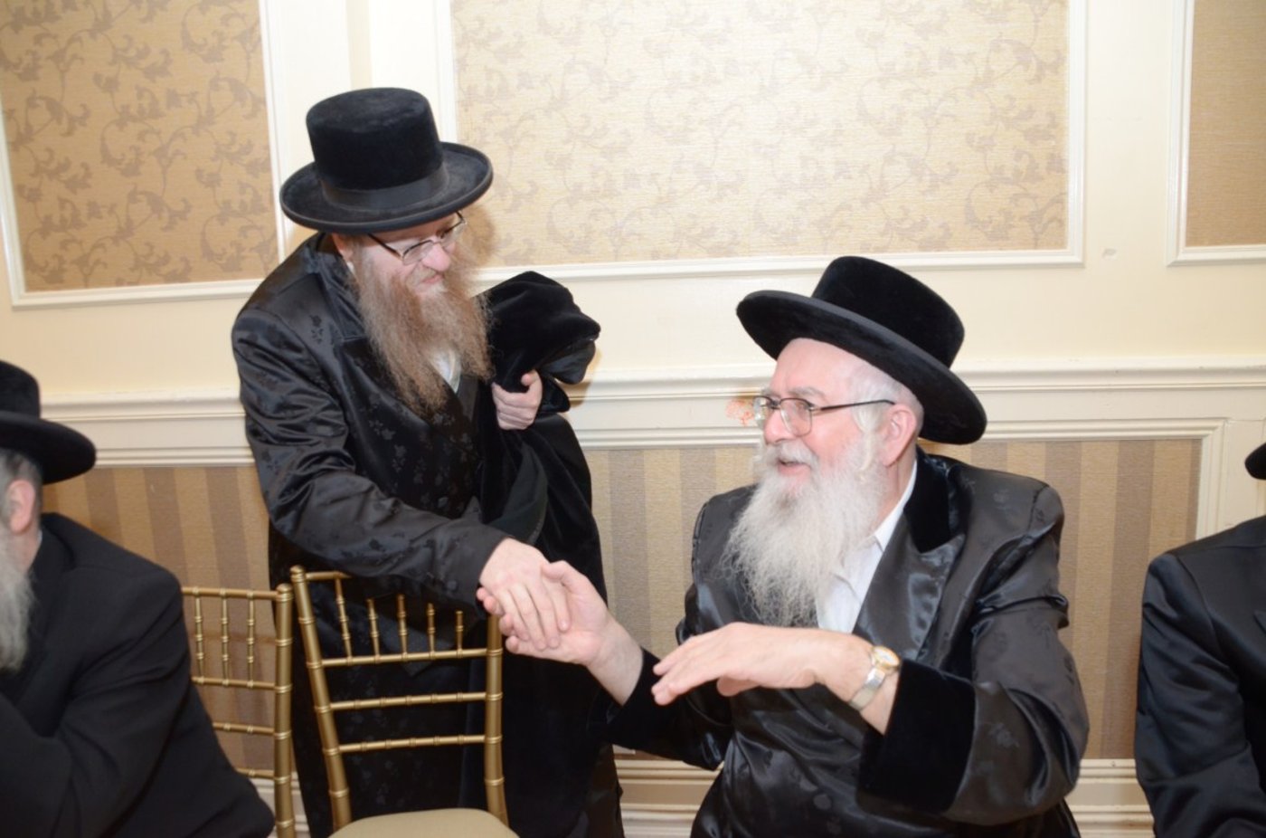 צפו בגלריה: המוהרא"ש מיבניאל חוגג אירוסין לנכדה