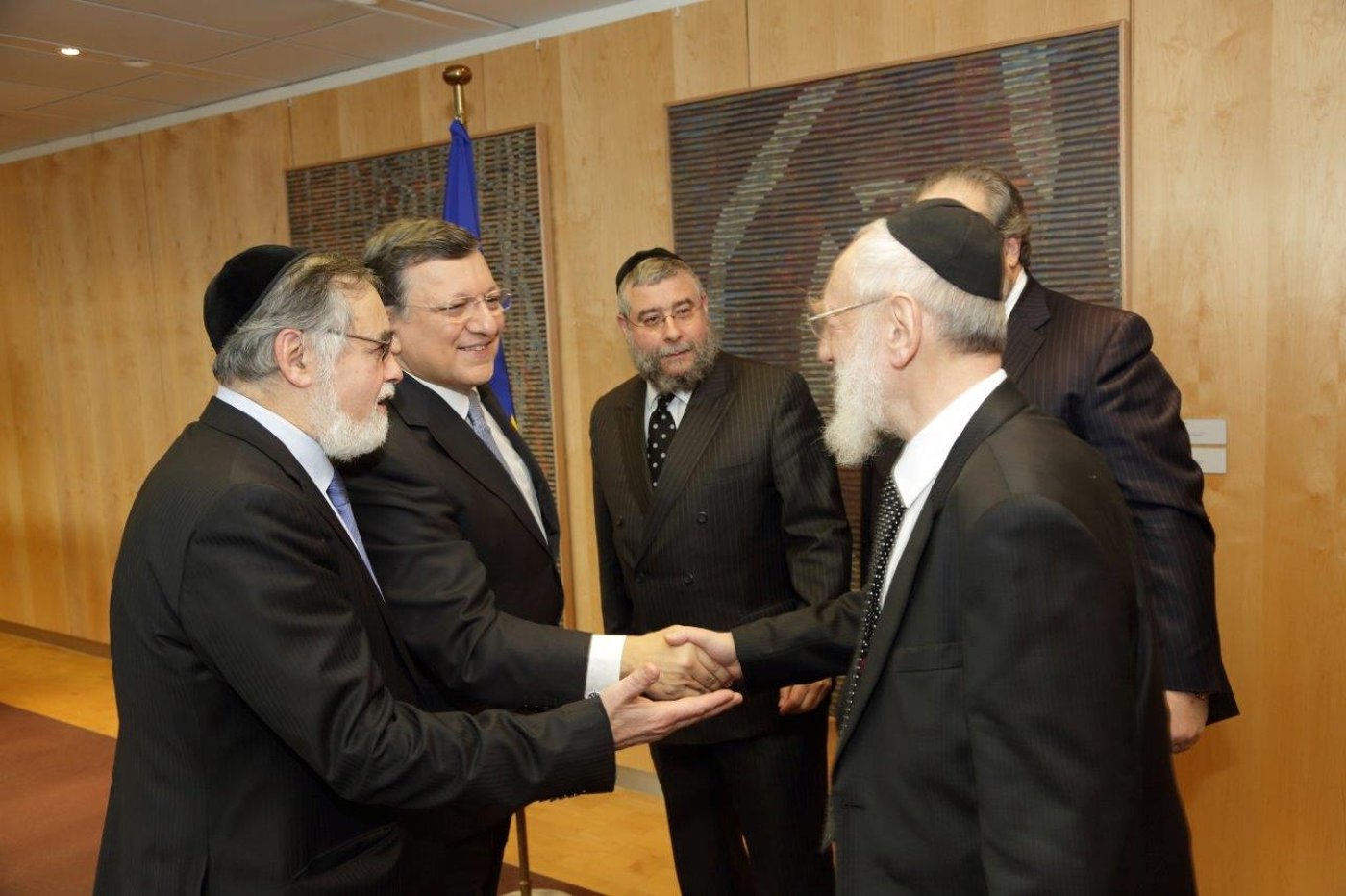 נשיא הנציבות האירופית: "מתנגדים לכל פגיעה בחופש הדת"