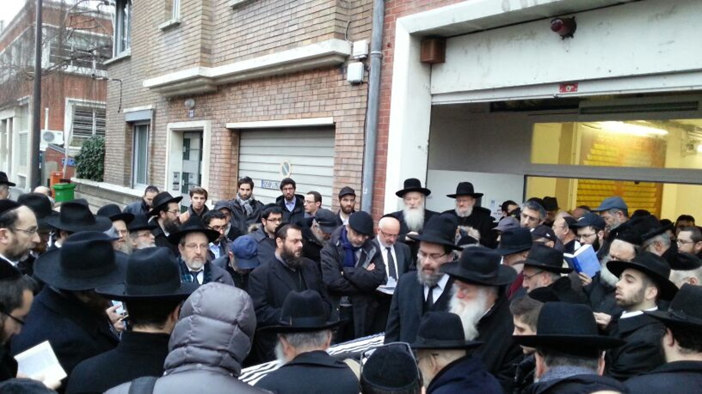 צרפת: מאות ליוו למנוחות את רבה של מץ הרב משה אריה במברגר