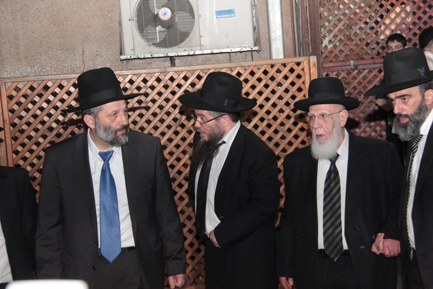 כינוס המועצות ההיסטורי: גלרית ענק