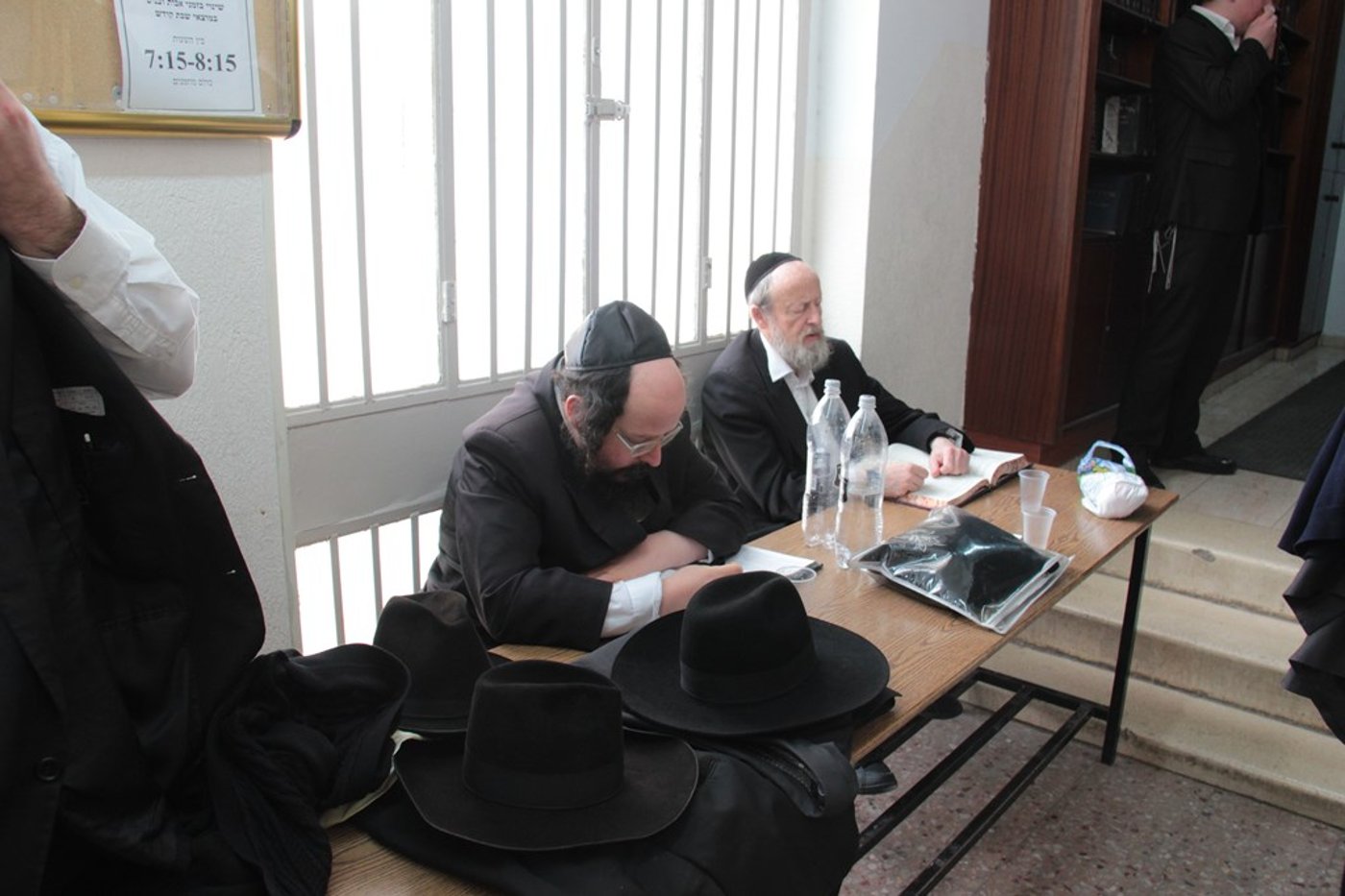 רגע לפני העצרת: עוסקים בתורה