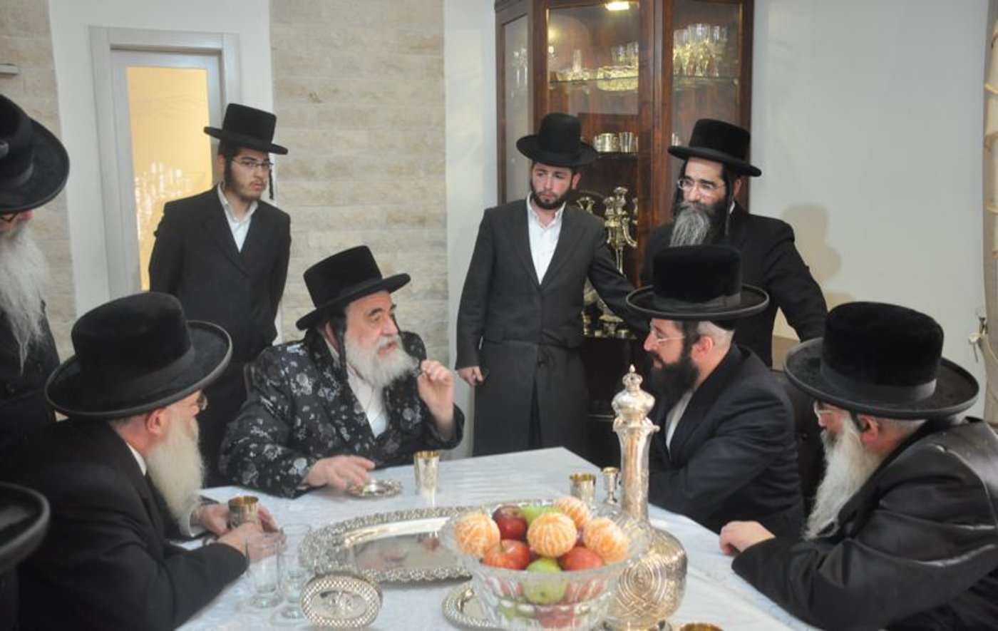 האדמו"ר מויז'ניץ נגד הסרוגים: למה קוראים להם "הבית היהודי"?