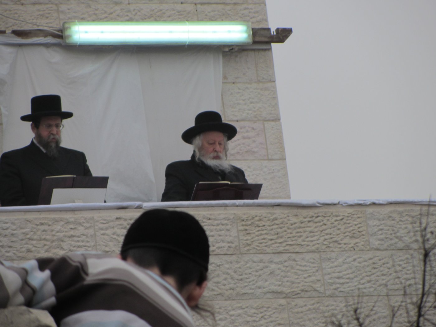 תמונות: האדמו"ר מגור והאדמו"ר מבאיאן ב"עצרת"