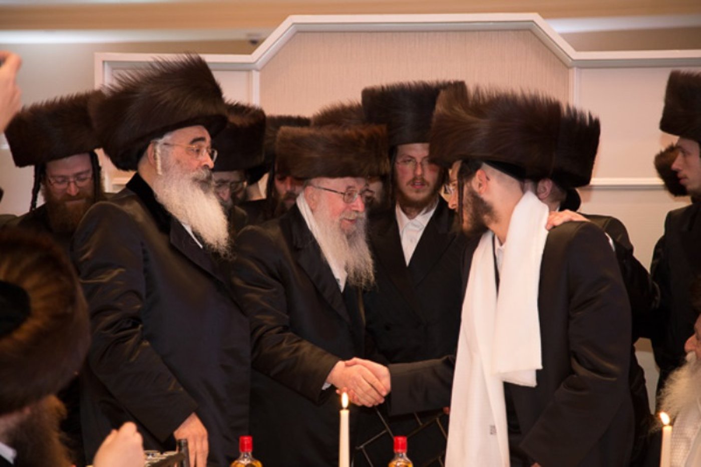 צפו בגלריה: שמחת נישואי בן האדמו"ר מדושינסקיא
