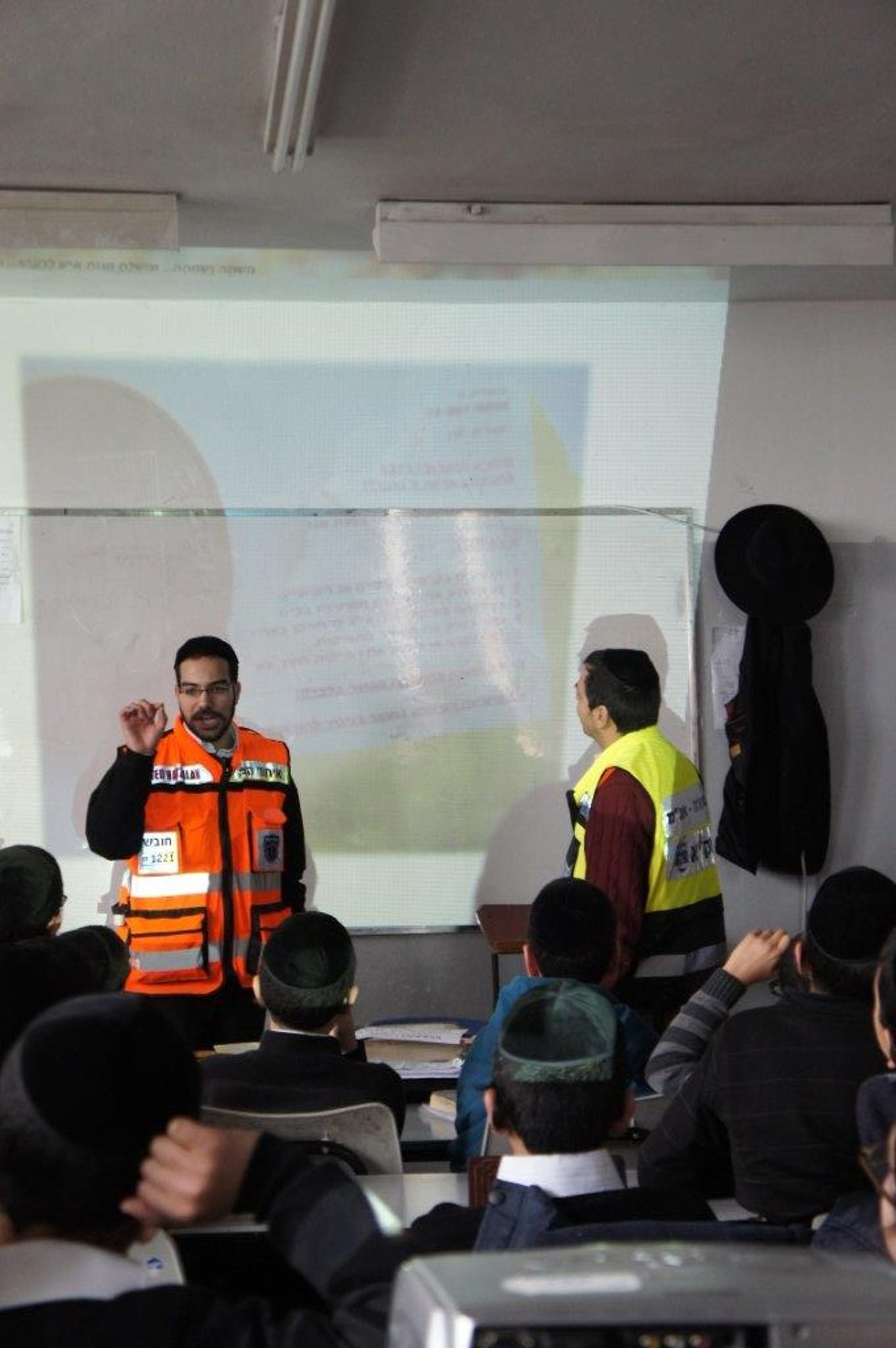 בבתי הספר: ילדים הוזהרו מנפצים