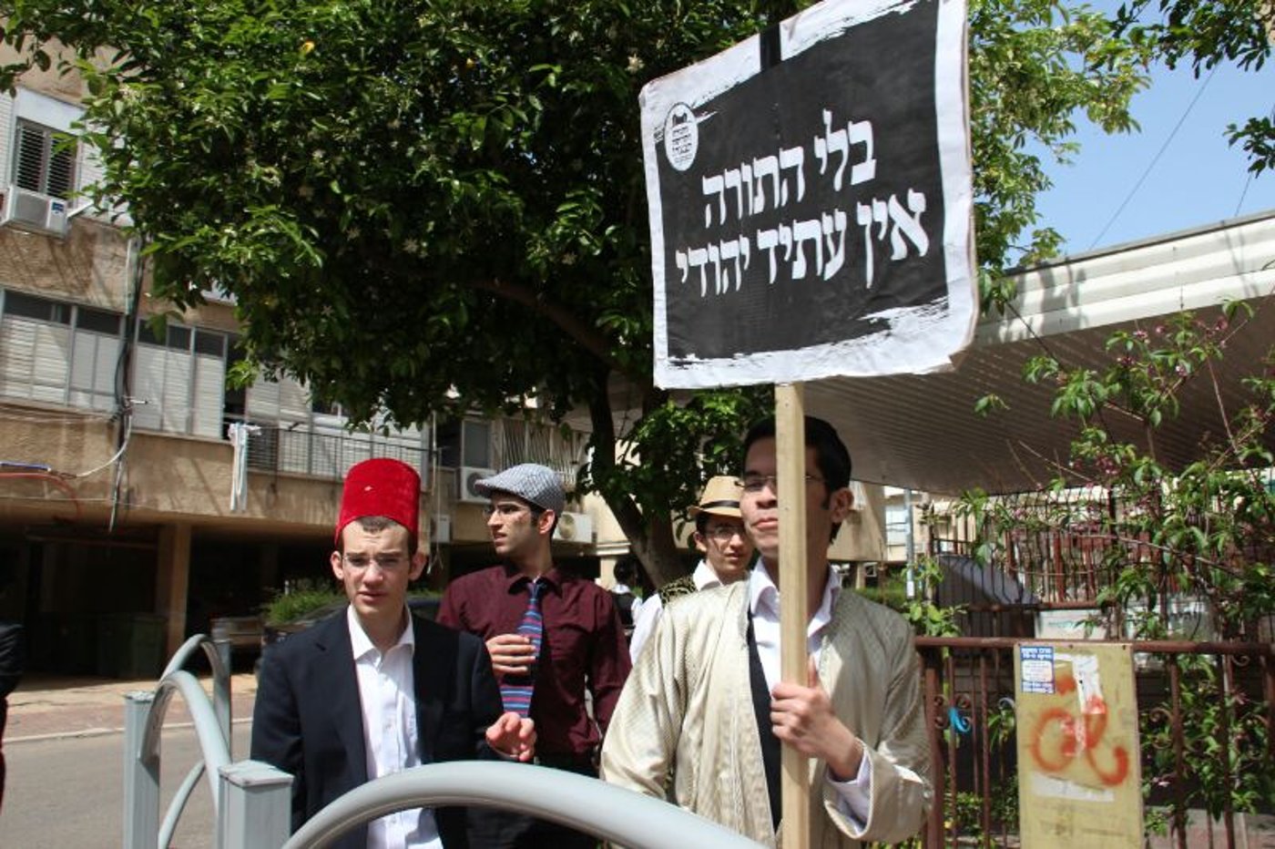 חגיגות פורים בבני ברק תשע"ד • צפו בגלריית תמונות