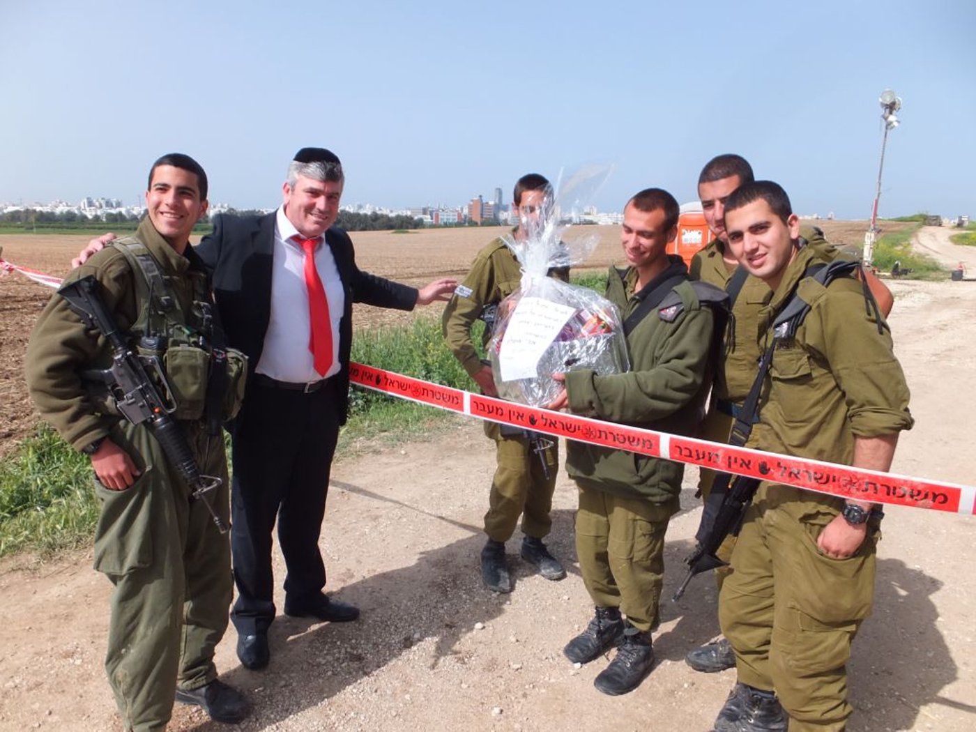 גם לחיילי כיפת ברזל מגיע משלוח מנות
