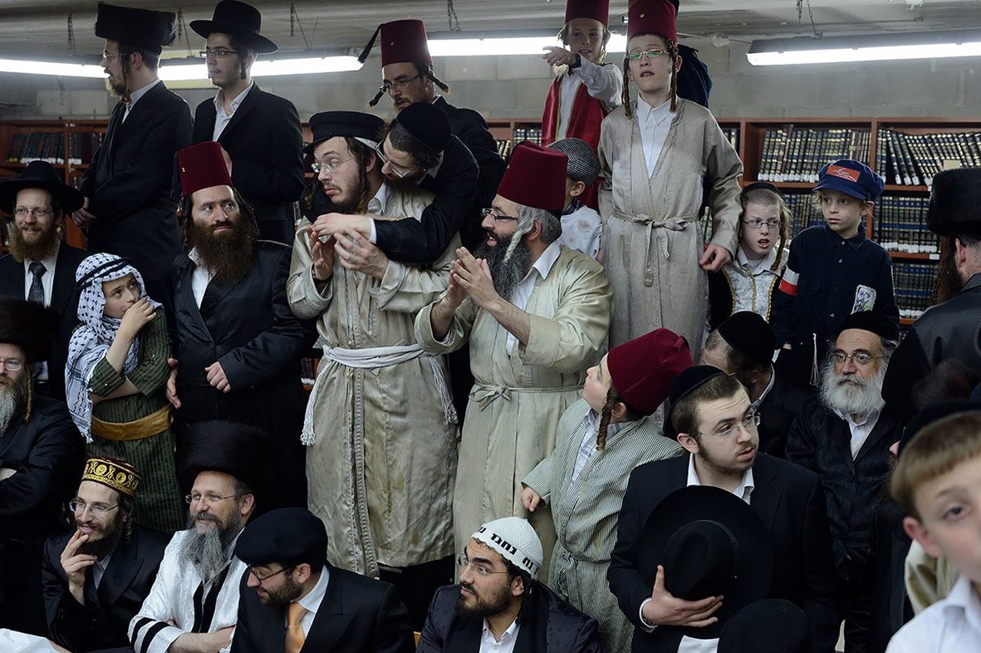 גלריה: טיש פורים בחצר לעלוב בבית שמש