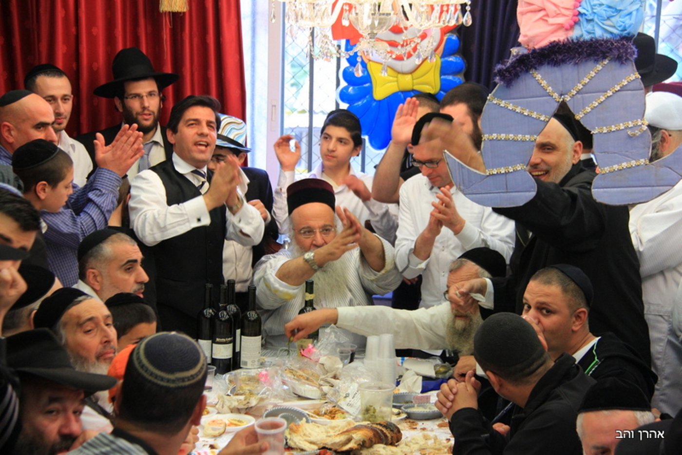 צפו: פורים בחצר המקובל רבי בניהו שמואלי
