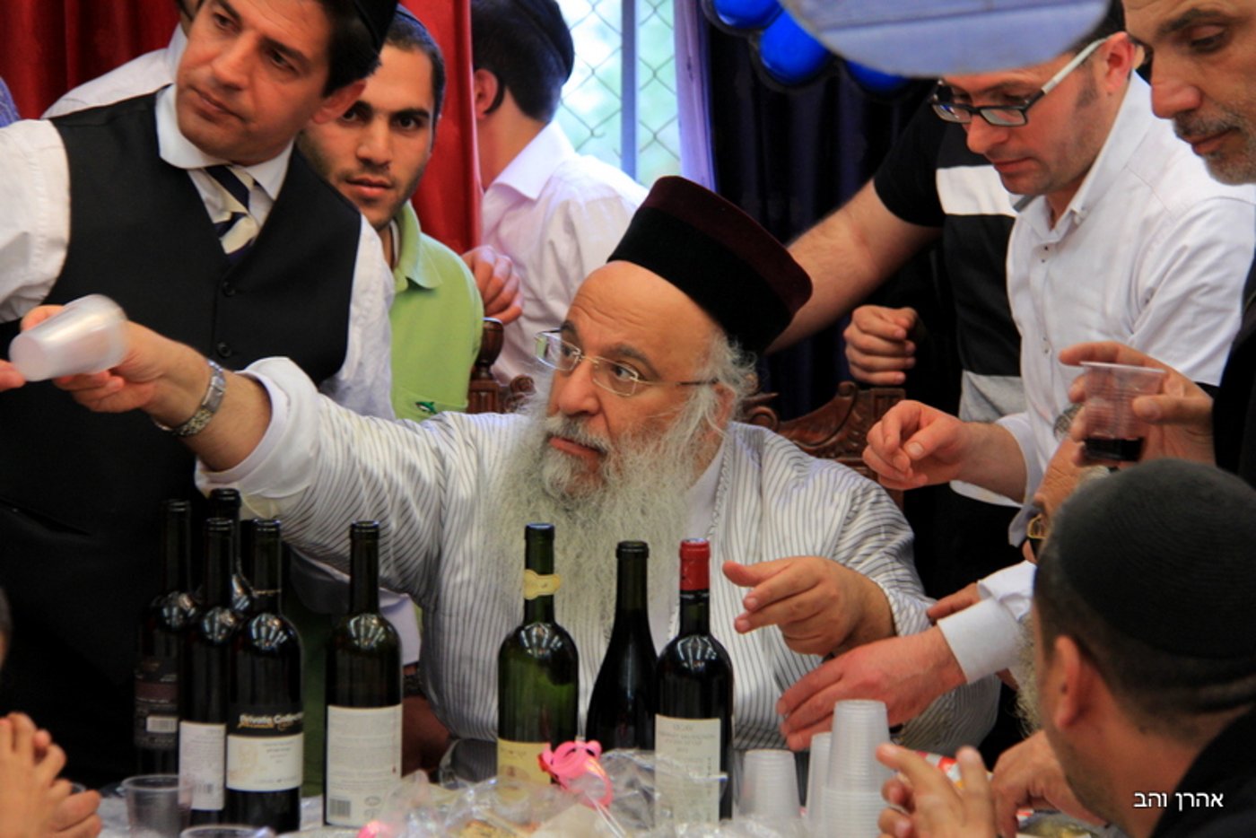 צפו: פורים בחצר המקובל רבי בניהו שמואלי