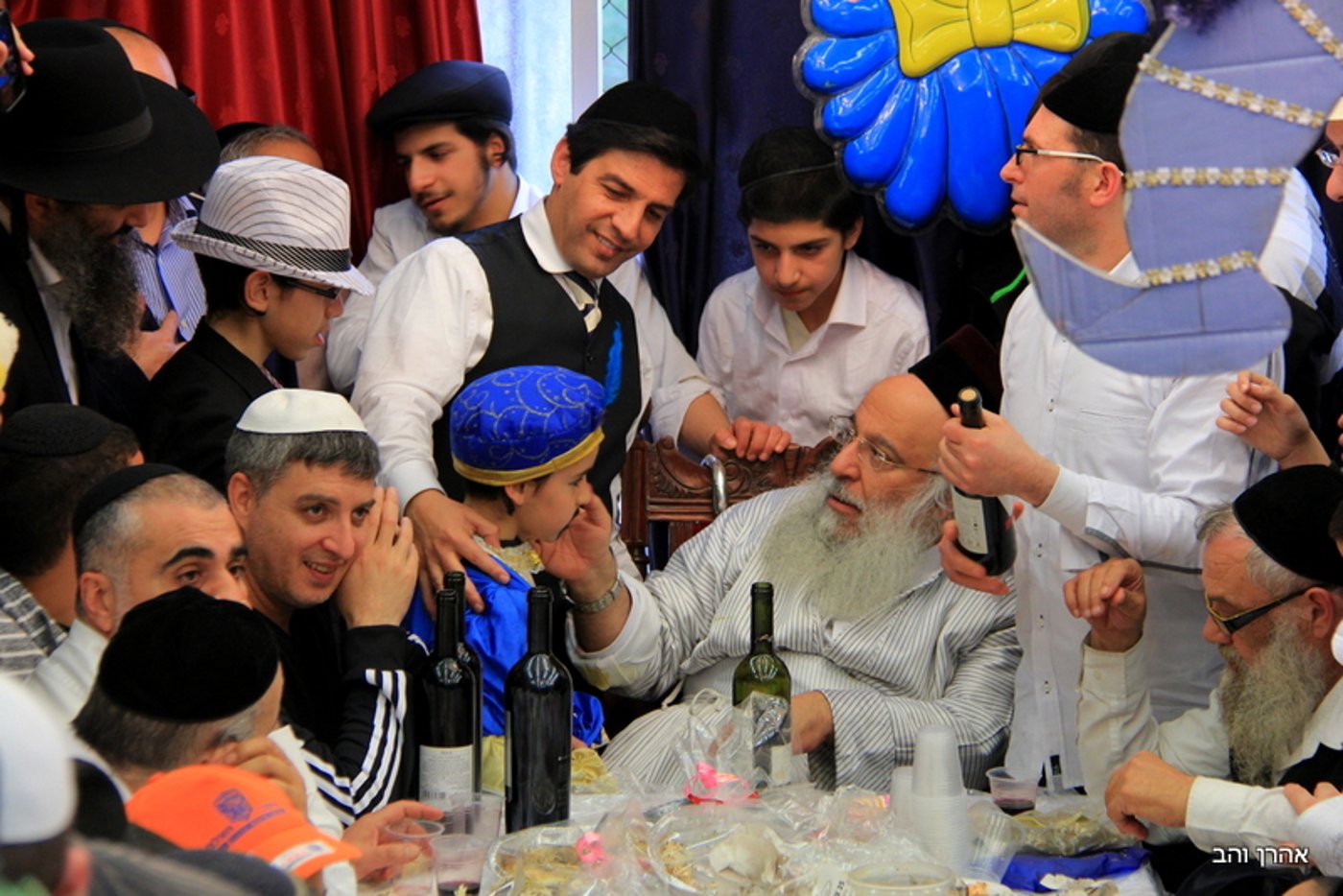 צפו: פורים בחצר המקובל רבי בניהו שמואלי
