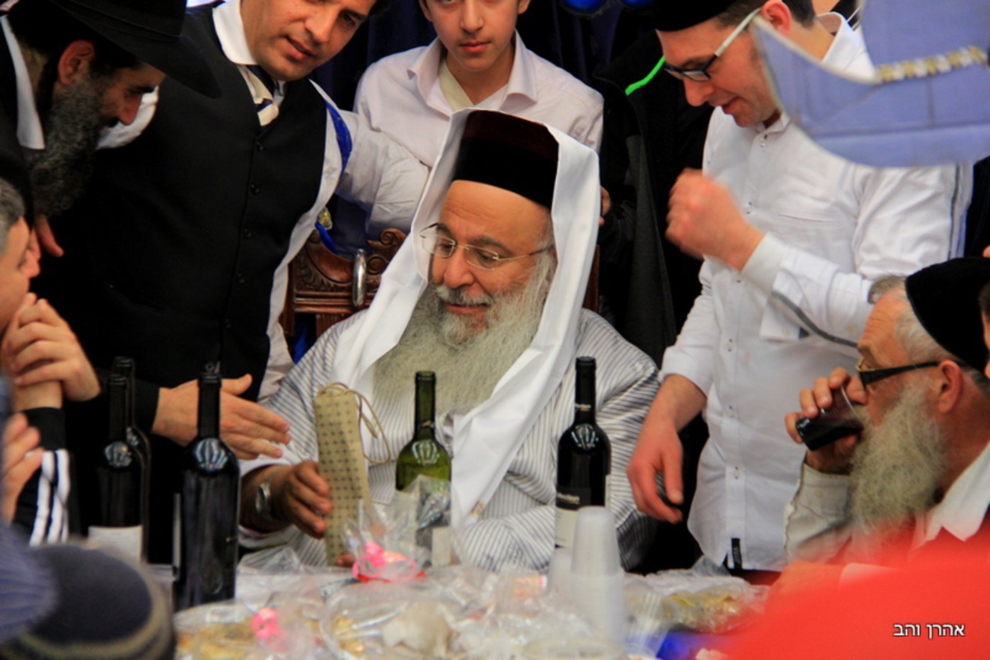 צפו: פורים בחצר המקובל רבי בניהו שמואלי