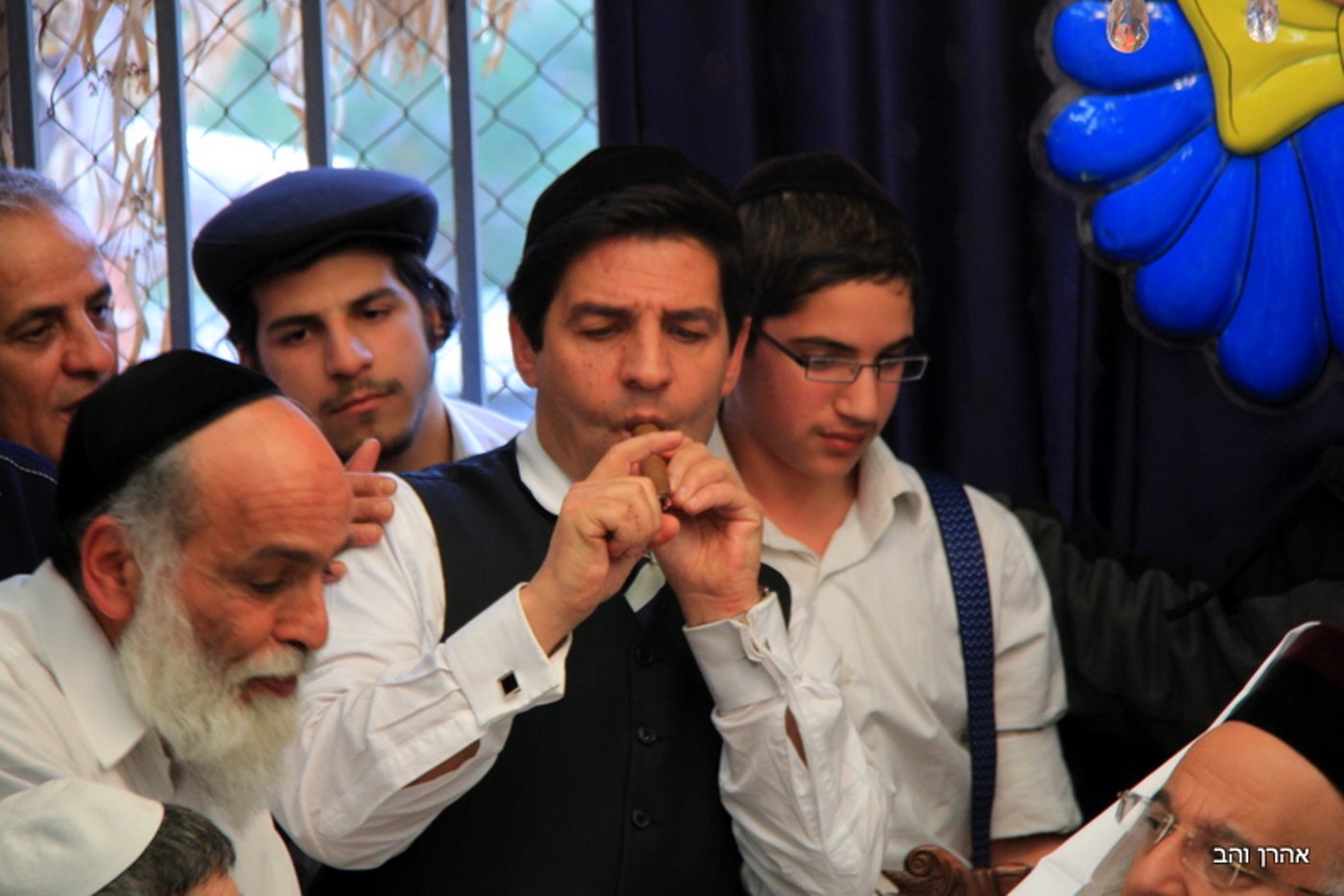 צפו: פורים בחצר המקובל רבי בניהו שמואלי
