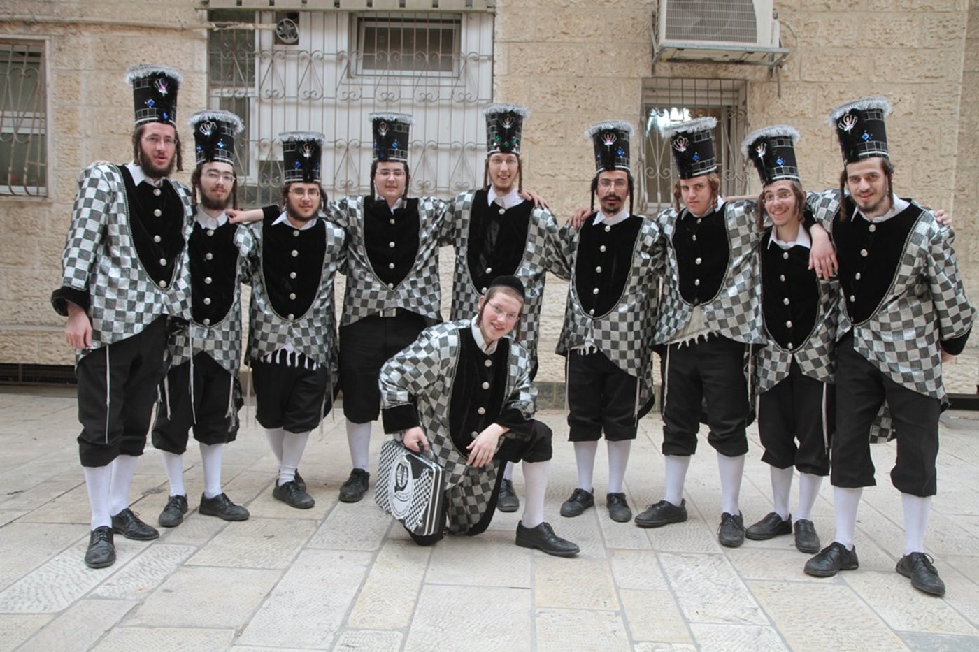 פורים בירושלים • הגלריה של יעקב לדרמן