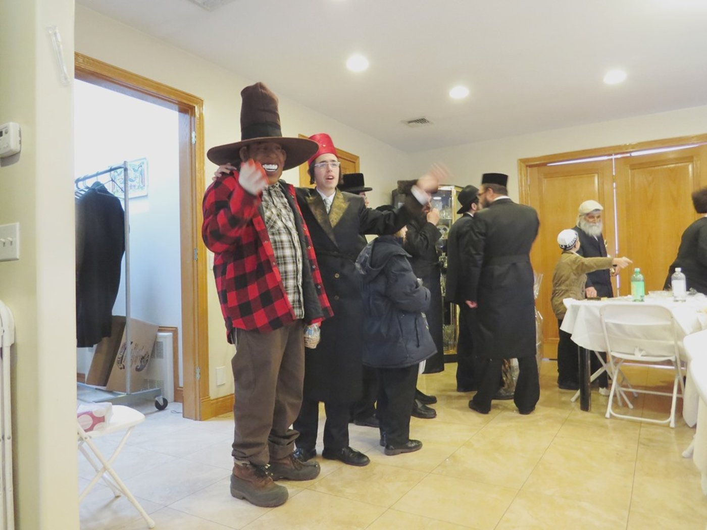צפו בגלרית ענק: חגיגות פורים במונסי