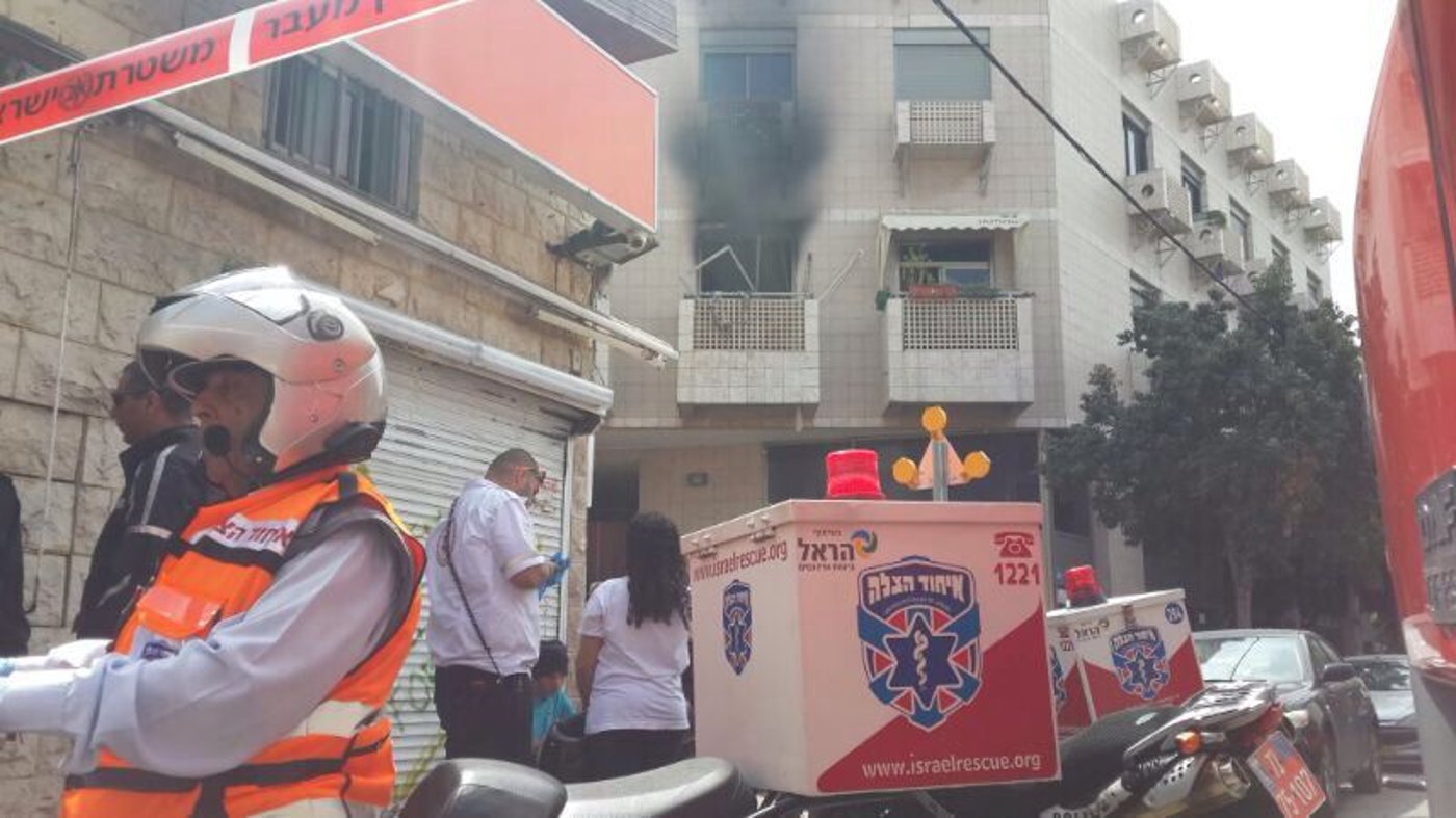 שוב אסון: שלושה נפגעים בפיצוץ בלון גז בדירה בת"א
