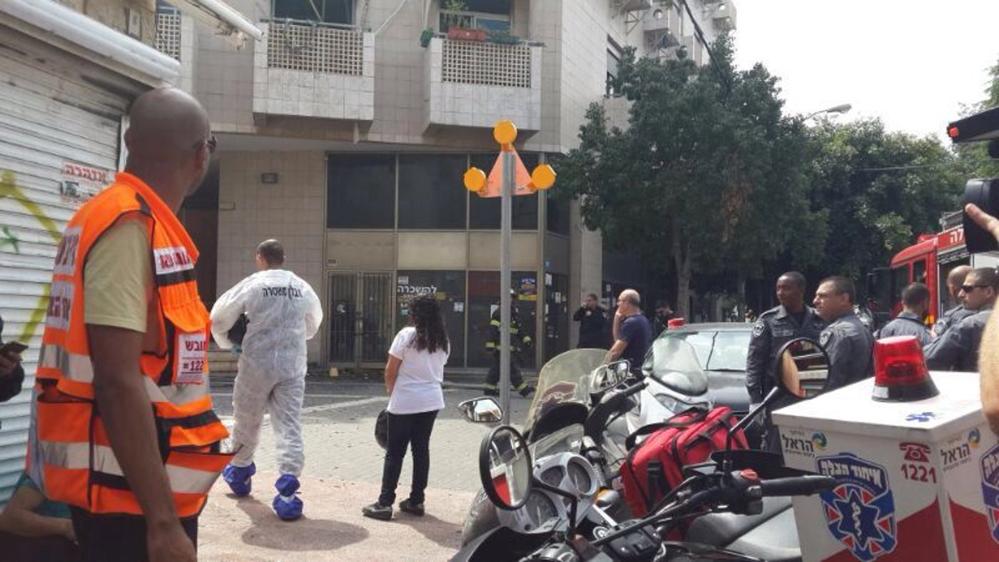 שוב אסון: שלושה נפגעים בפיצוץ בלון גז בדירה בת"א