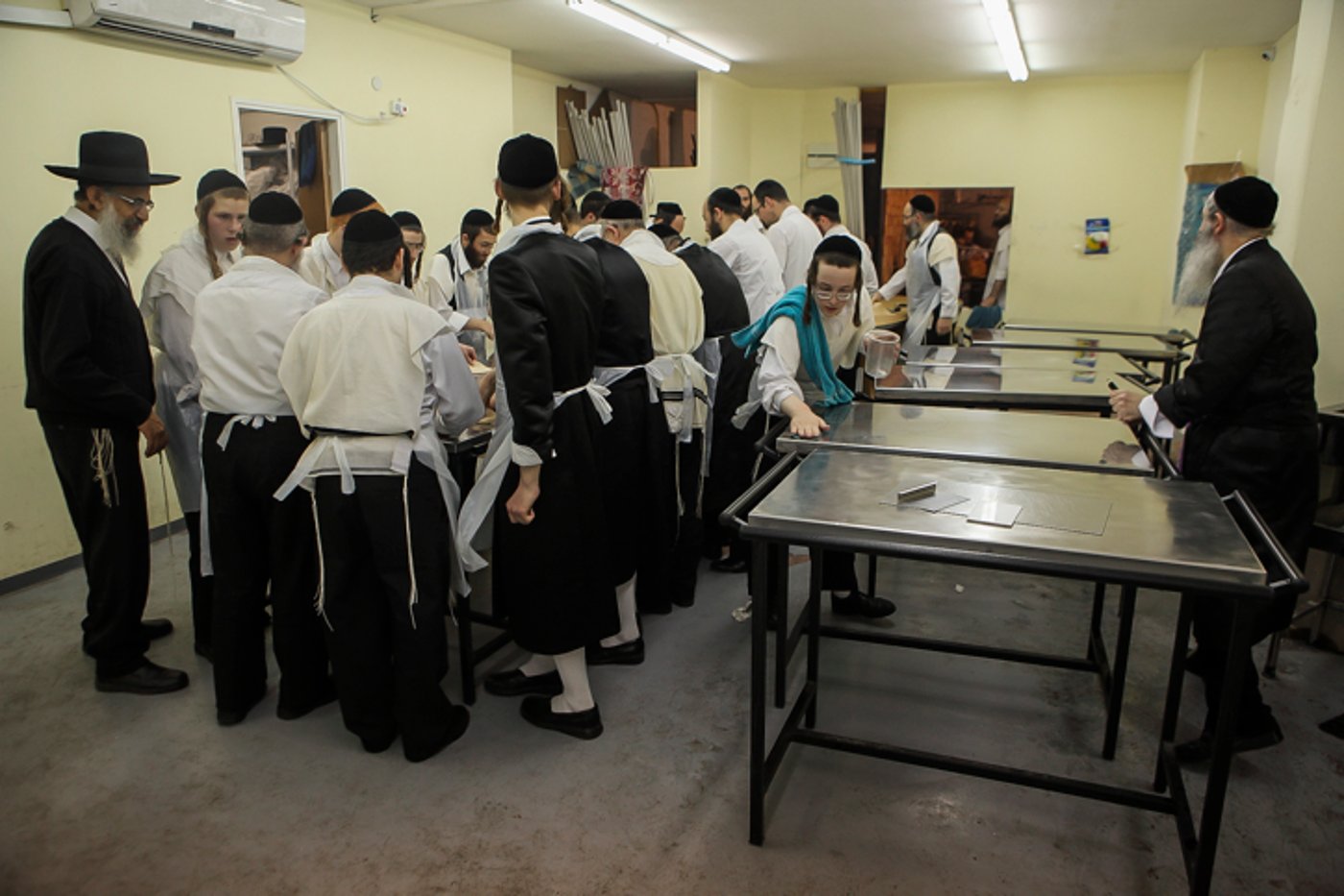 גלריה: כך אופים מצות לחג הפסח