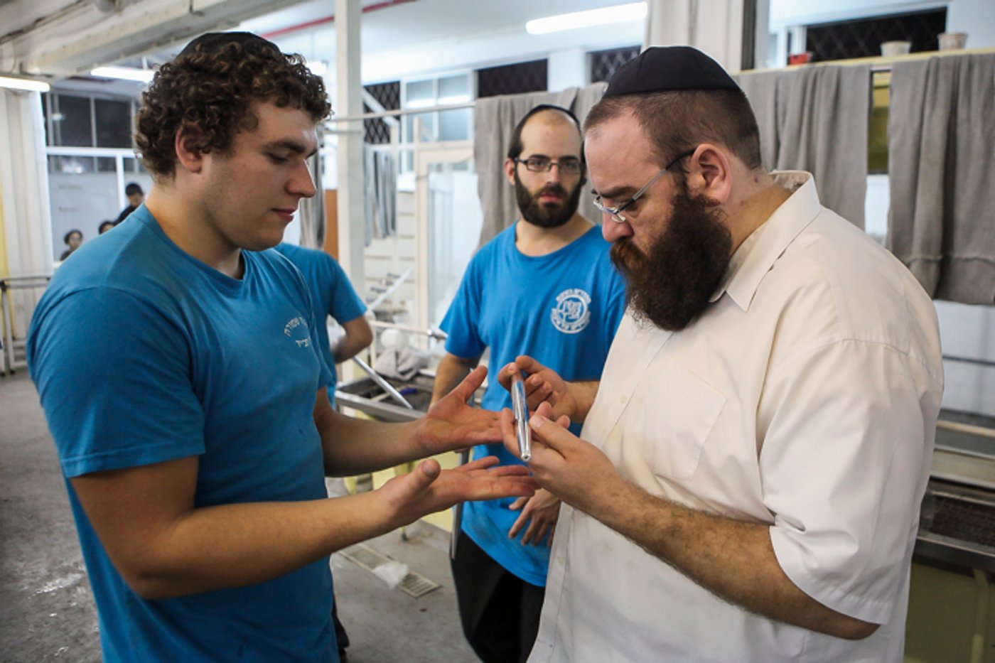 גלריה: כך אופים מצות לחג הפסח