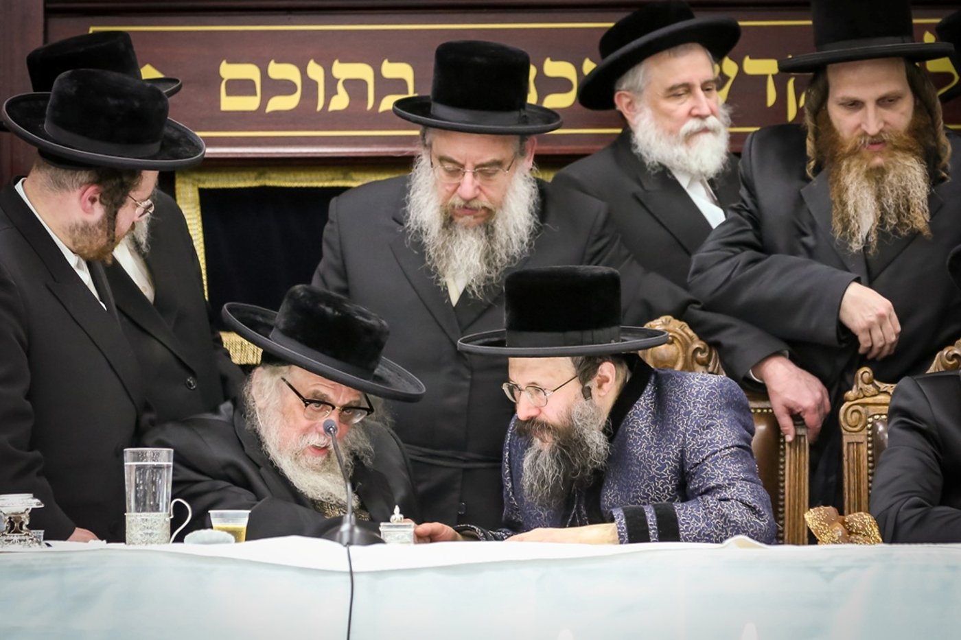 גלריה: טיש ההילולא בבאבוב