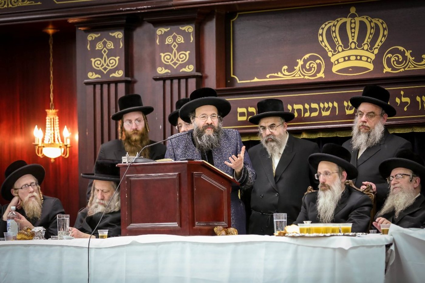 גלריה: טיש ההילולא בבאבוב