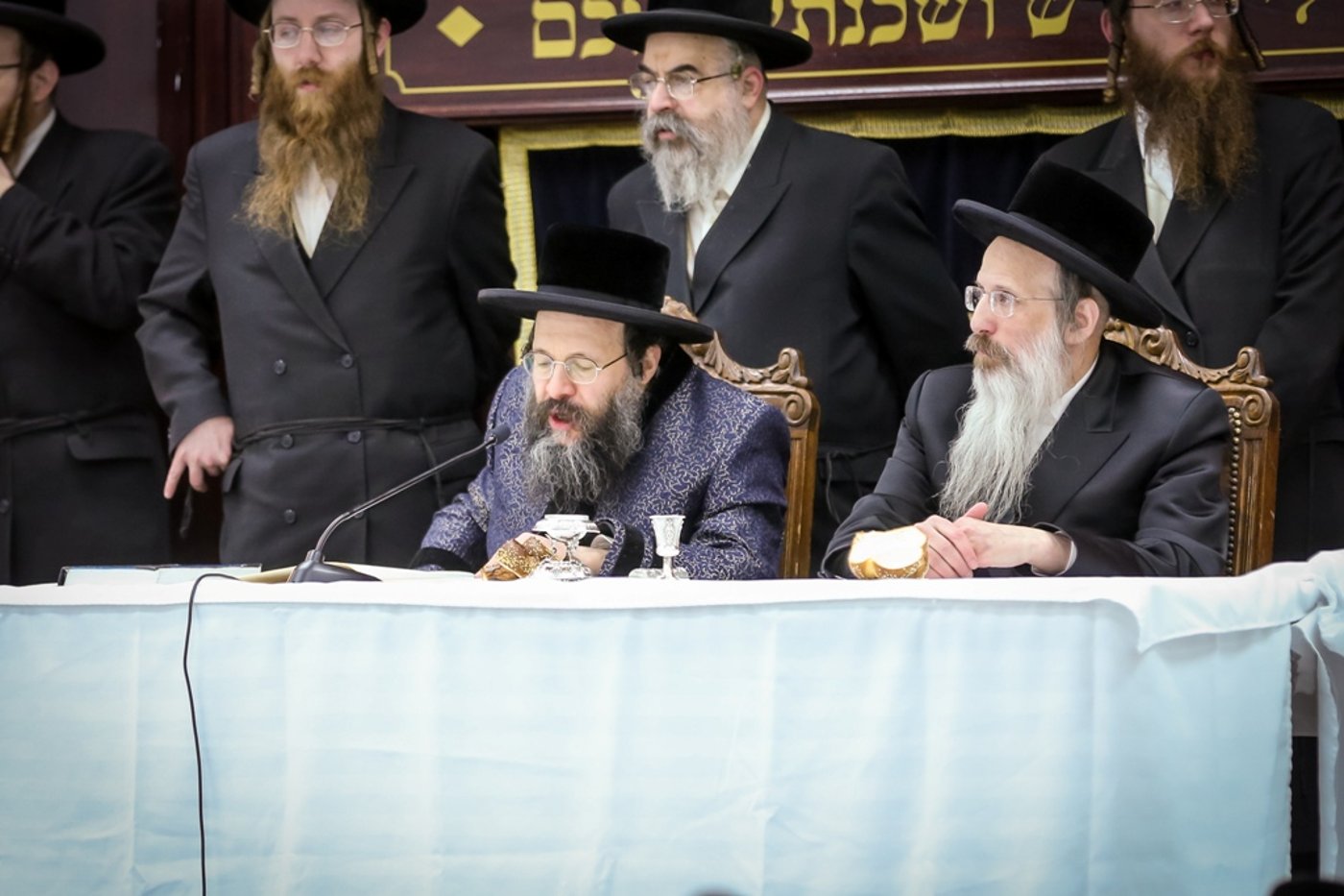 גלריה: טיש ההילולא בבאבוב