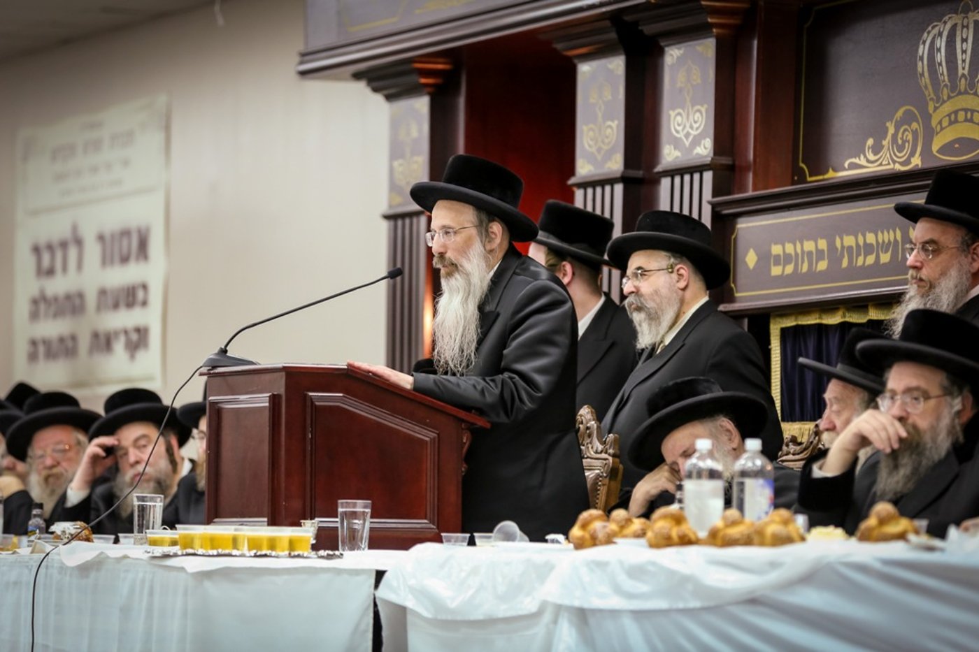 גלריה: טיש ההילולא בבאבוב