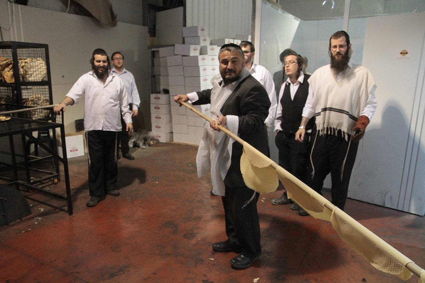 תיעוד: משה אבוטבול אופה מצות
