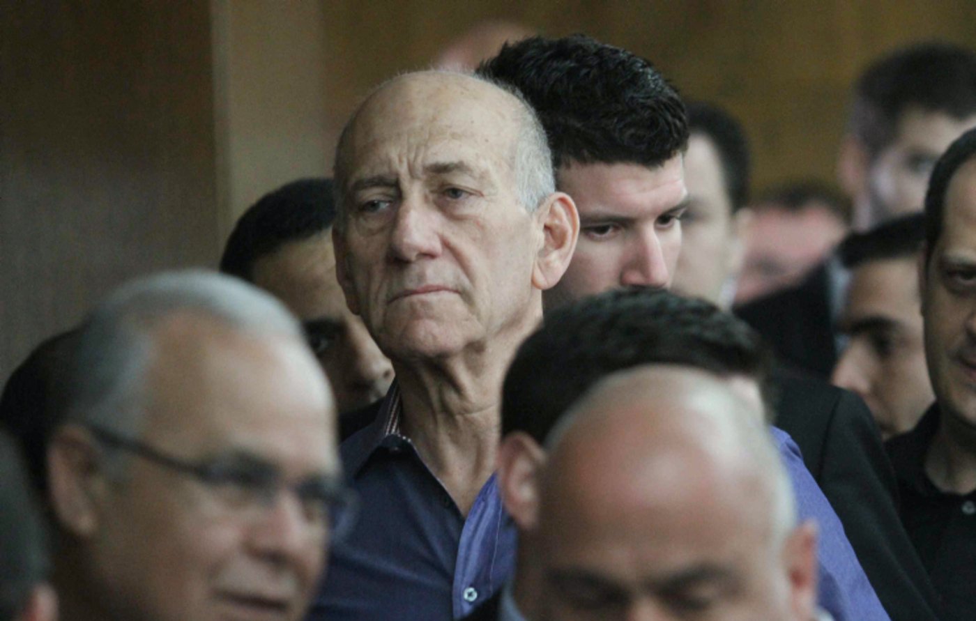 אולמרט בבית המשפט, הבוקר