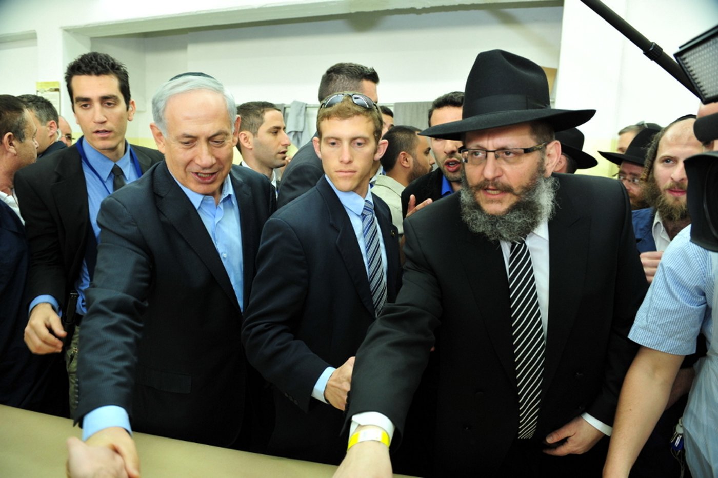 צפו בוידאו: "נתניהו מכין 'לחם עוני' לילדי ישראל"