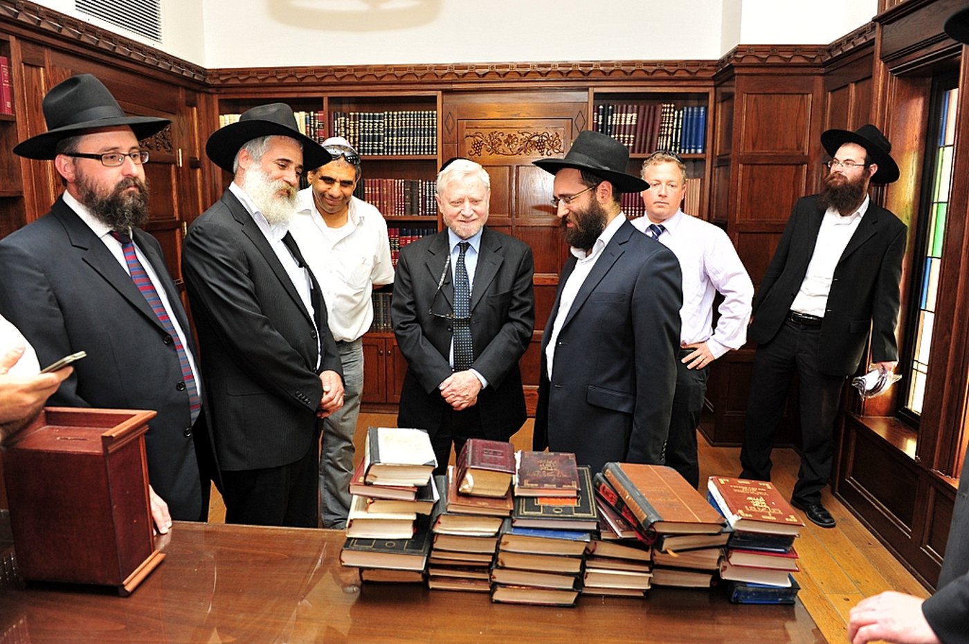 אחרי נתניהו; מבקר המדינה הגיע לבקר בפר חב"ד